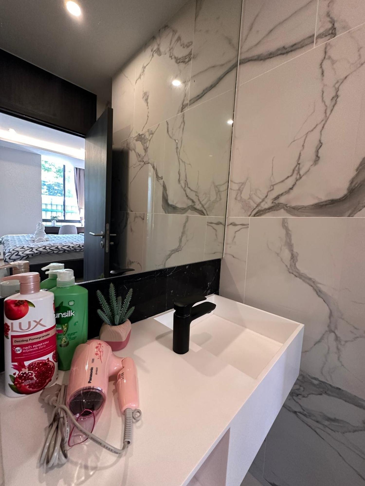168 Sukhumvit 36精品公寓 Бангкок Экстерьер фото